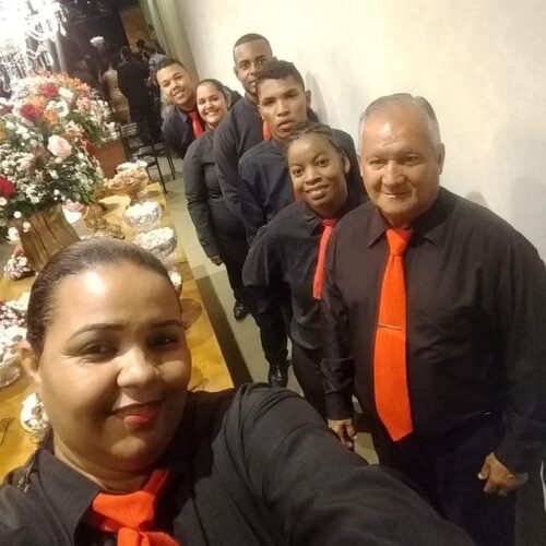 Janaina Bispo Buffet - Equipe de garçons Ágape - em Sete Lagoas